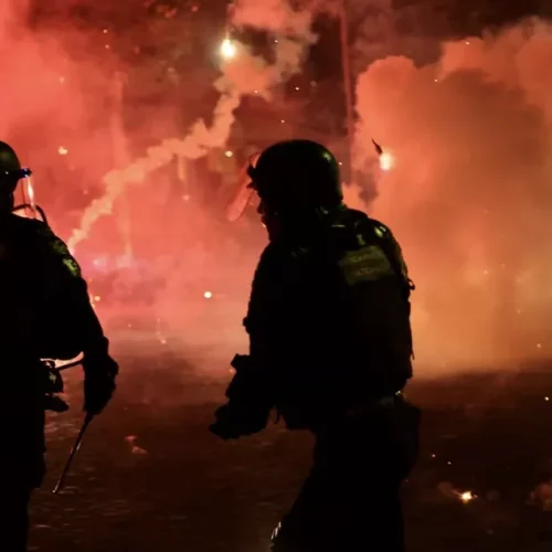 PSG conquista Champions, mas festa na França termina com morte, feridos e mais de 400 prisões