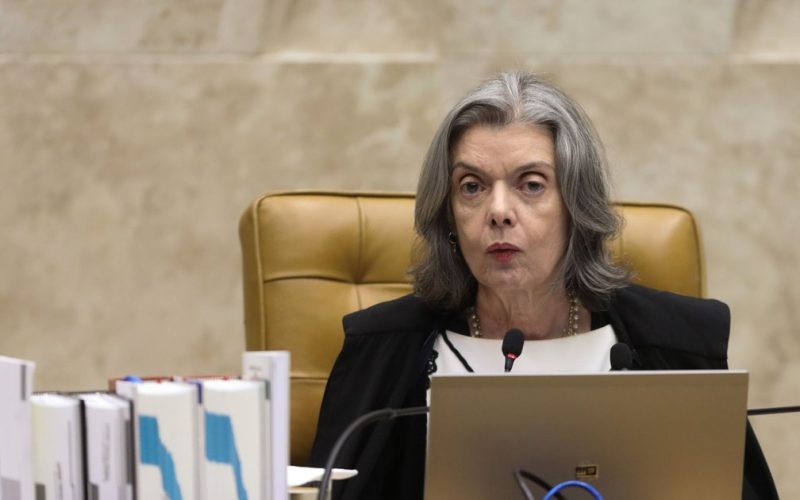 Presidente do TSE, Cármen Lúcia deixa cargo antes do fim do mandato