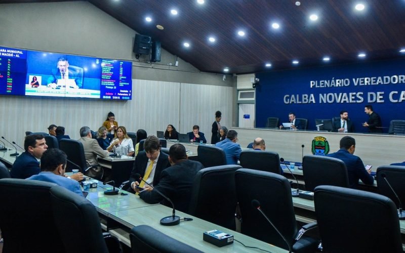 Câmara aprova reajuste de servidores e projetos em benefício de professores e fiscais de trânsito