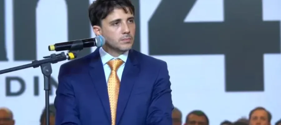Renan Santos chama candidatura de Pablo Marçal de “folclórica” e aponta benefício a Flávio Bolsonaro