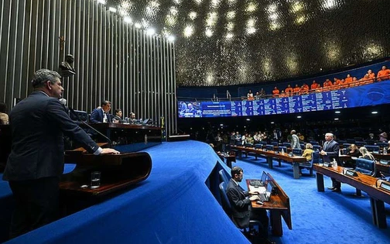 Filmou acidente ou foto de cadáver? Senado aprova lei que pune registro e compartilhamento de imagens de vítimas