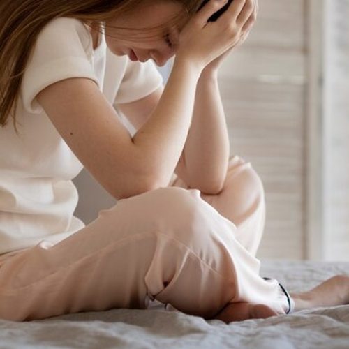 Deficiência de vitamina B12 pode causar sintomas parecidos com ansiedade, alertam médicos