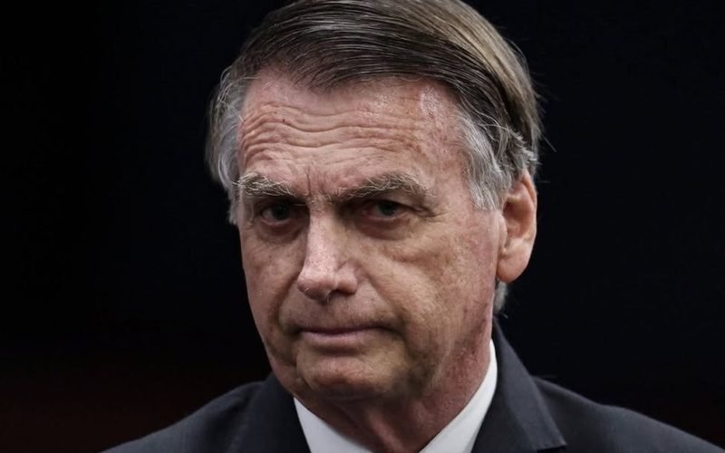Jair Bolsonaro pede autorização a Moraes para manutenção mensal de elevador em casa