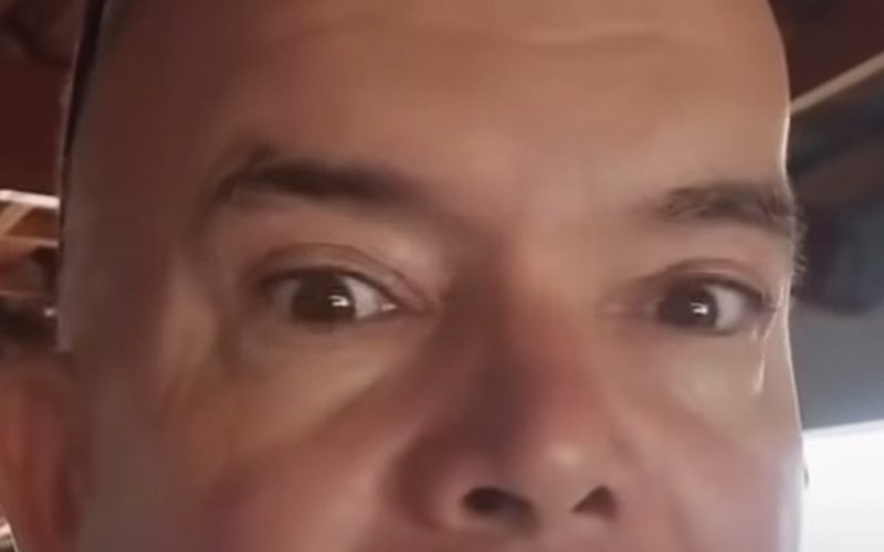 Influenciador rompe com Bolsonarismo e critica igrejas: “trocaram Cristo por política”