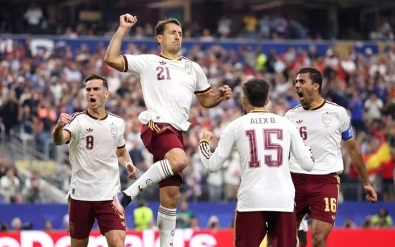 Espanha domina, elimina a França e garante vaga na final da Copa do Mundo