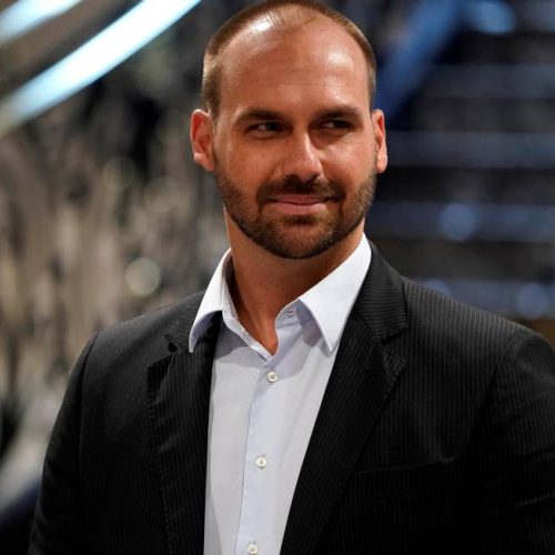 Eduardo Bolsonaro não aceita mudanças no projeto