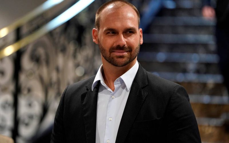 Eduardo Bolsonaro não aceita mudanças no projeto