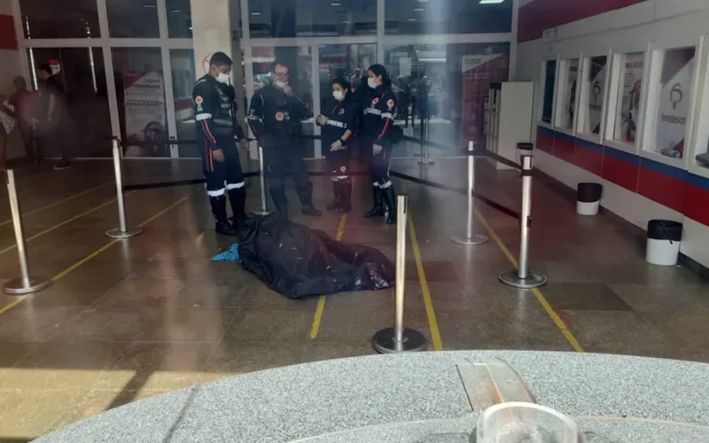 Homem morre após passar mal em agência bancária no centro de Arapiraca