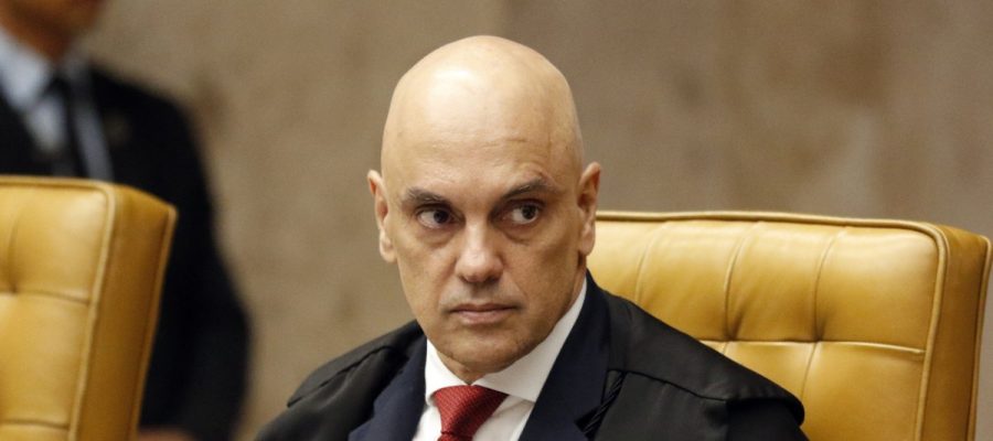 Moraes dá 15 dias para PGR se manifestar após Flávio Bolsonaro faltar a depoimento na PF