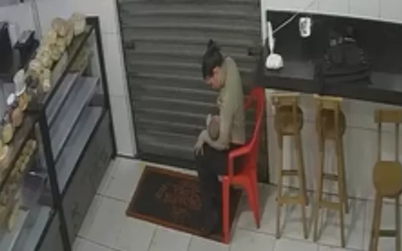 Agente de trânsito amamenta bebê durante ocorrência de violência doméstica em Alagoas