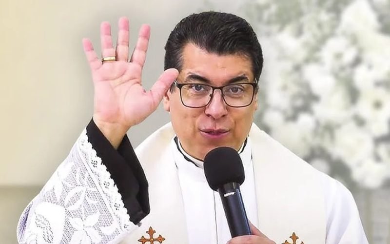 Durante pregação, Padre conta que aconselhou noiva a cancelar casamento: “Ela se livrou de uma”