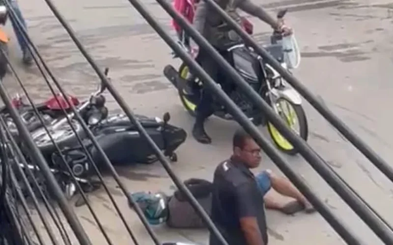Dois motociclistas ficam feridos após colisão em Palmeira dos Índios