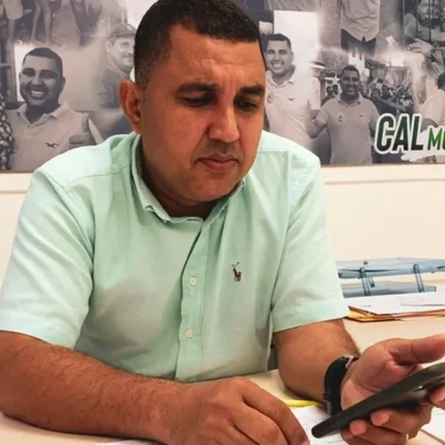 Vereador Cal Moreira volta a cobrar solução da BRK após desperdício de água no Jacintinho