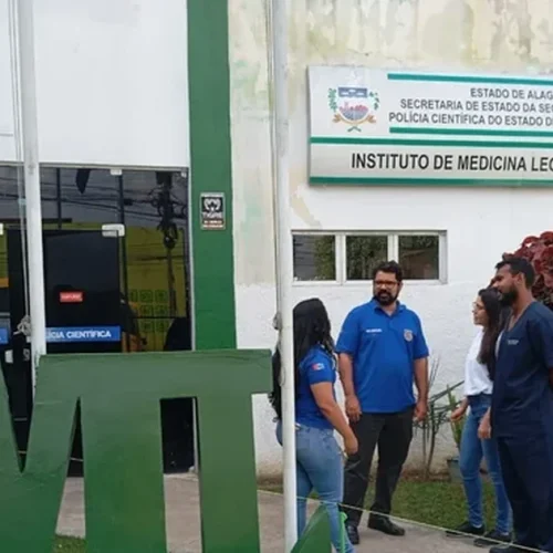Polícia Científica procura familiares de jovem morto a tiros em rodovia de Alagoas