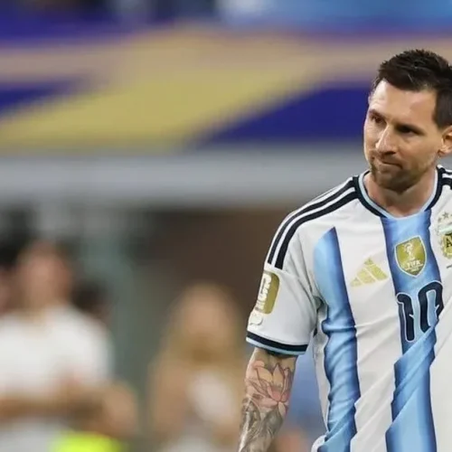 Messi bate recorde, Argentina vence a Áustria e garante vaga no mata-mata da Copa