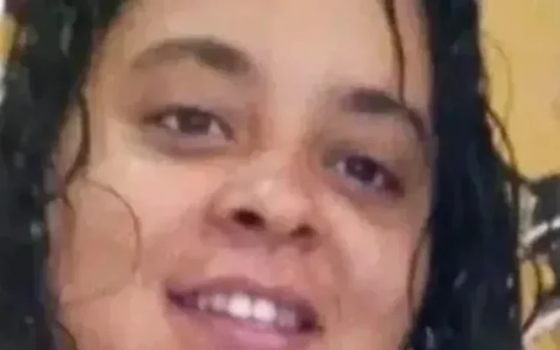 Mulher morta a marteladas pelo companheiro é sepultada em Maceió; família pede justiça
