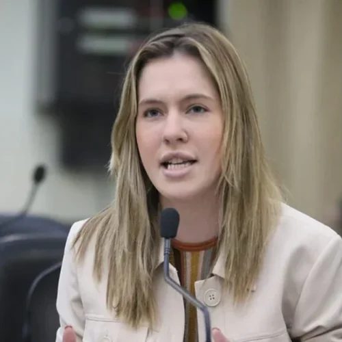 Cibele Moura reage à decisão do TJAL que cancela matrícula de 158 alunos da Uncisal: “Nossa luta continua mais forte”