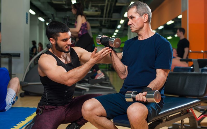 Projeto de Lei em Maceió quer proibir a cobrança abusiva por academias a personal trainers que acompanhem alunos