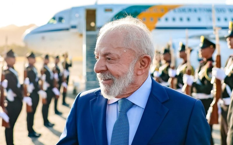 “Não seremos vira-latas”, diz Lula ao reagir a pressões dos Estados Unidos