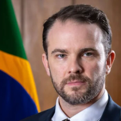 Fazenda reúne assessoria internacional antes da ida de Lula aos EUA