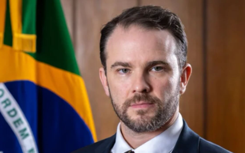 Fazenda reúne assessoria internacional antes da ida de Lula aos EUA