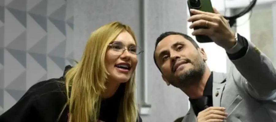 “Fui um idiota”: senador pede perdão por foto com Virginia na CPI das Bets