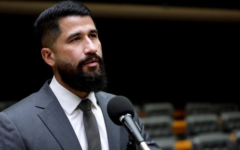 “Coração de Paulo Dantas bate contra quem trabalha”, diz Fabio Costa após vaias e fala polêmica do governador