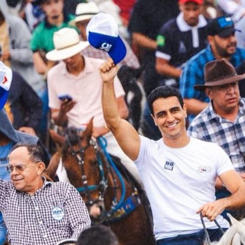 Gilvan Barros celebra o Casamento do Matuto em Girau do Ponciano e estreita ainda mais os laços com seus conterrâneos ao lado de JHC