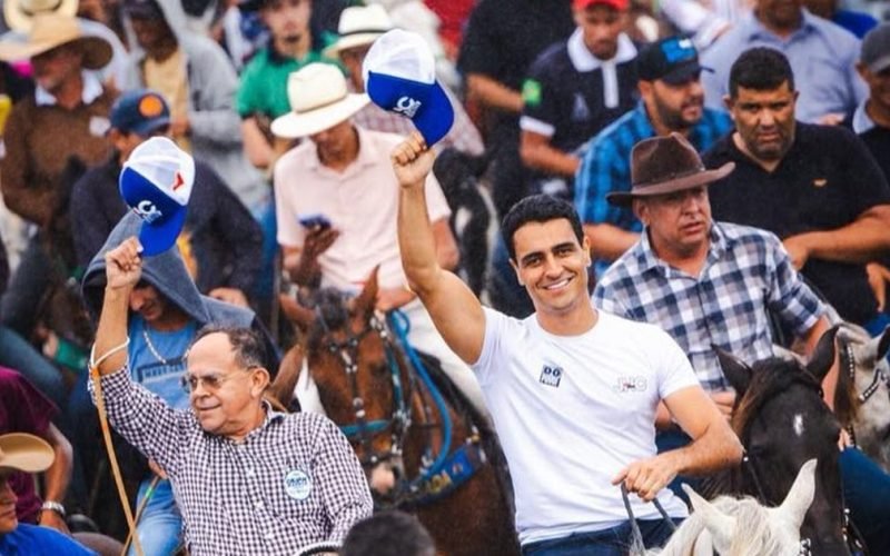 Gilvan Barros celebra o Casamento do Matuto em Girau do Ponciano e estreita ainda mais os laços com seus conterrâneos ao lado de JHC