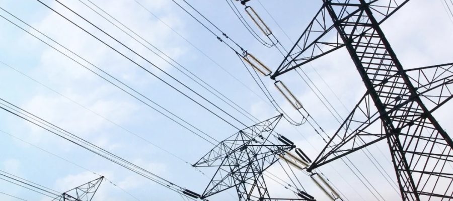 Aneel aprova aumento nas tarifas de transmissão de energia; veja o impacto no consumidor