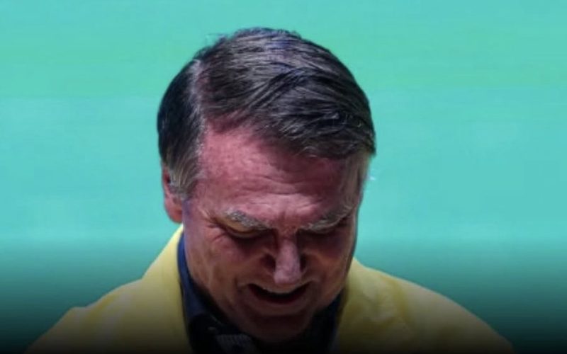 Bolsonaro pede autorização ao STF para receber cabeleireiro em casa