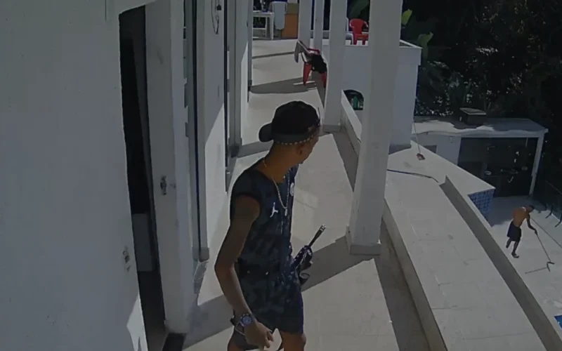 Vídeos mostram traficantes com fuzis e festa de luxo antes de operação que prendeu um dos líderes do crime no RJ