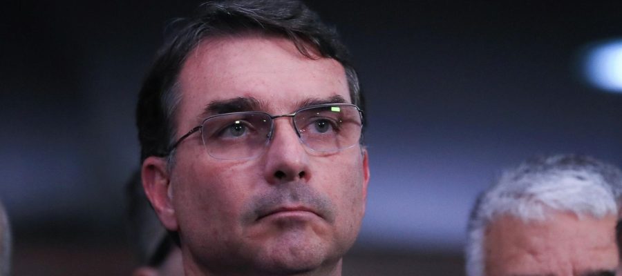 Flávio Bolsonaro terá mais tempo de TV que Jair Bolsonaro teve nas últimas eleições