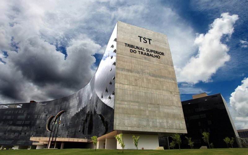 TST mantém multa de R$ 300 mil contra Ortobom por ausência de mulheres em cargos de chefia