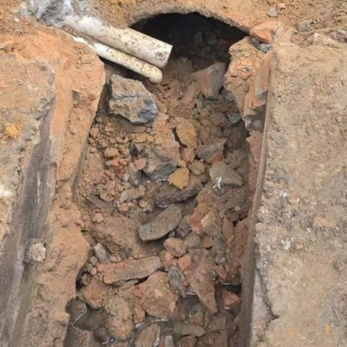 Novas imagens reforçam que ligação clandestina causou afundamento de solo em residência de Maceió