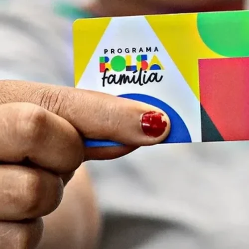 Mais de 106 mil famílias deixam Bolsa Família em Alagoas após aumento da renda