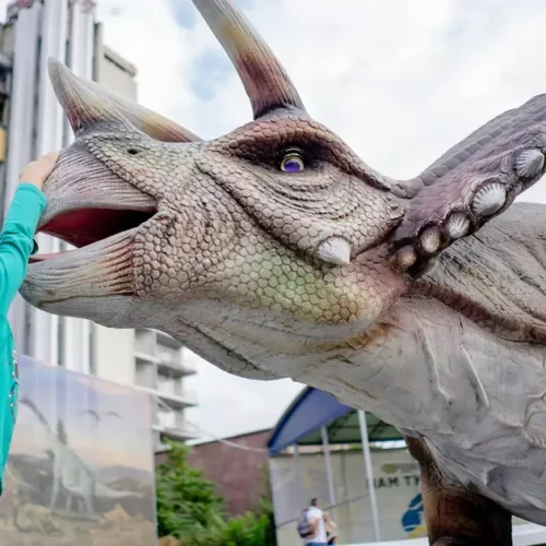 Estudo aponta que crianças fascinadas por dinossauros tendem a ter melhor desempenho escolar