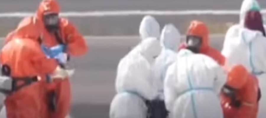 Passageiros começam a desembarcar de navio com surto de Hantavírus e seguem para quarentena
