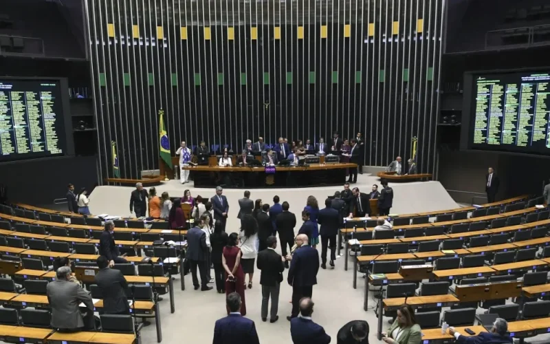 Lei Mariana Ferrer: Câmara abre discussão sobre proteção às vítimas de crimes sexuais