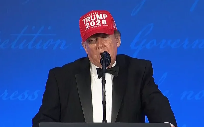 Trump anuncia retomada de negociações com Irã após suspender ataque