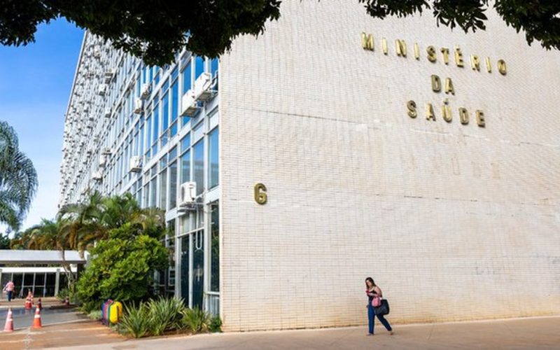 Farmacêutica que era ligada ao Master atrasa entrega de insulina ao SUS e é cobrada pelo governo