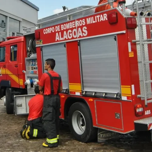 Homem é atacado por cachorro ao tentar resgatar animal de córrego na Jatiúca
