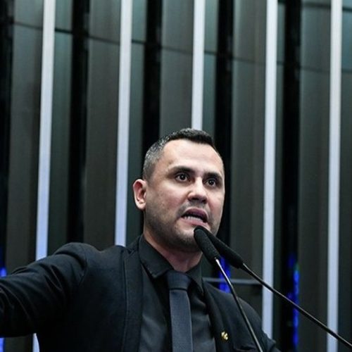 “Eles não são reis”, dispara Cleitinho ao pressionar Senado por impeachment de ministros