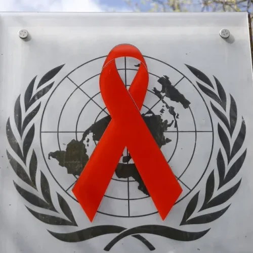 ONU alerta que queda no financiamento ameaça avanços no combate ao HIV