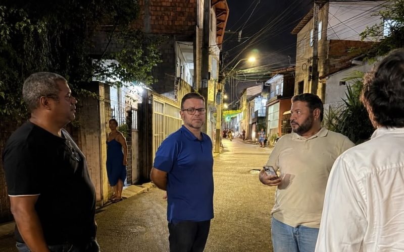 Léo Loureiro acompanha demandas da Grota do Cigano e reforça pedido por mais iluminação e segurança