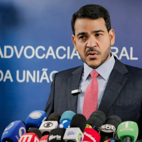 Davi Alcolumbre marca data da sabatina de Jorge Messias ao STF