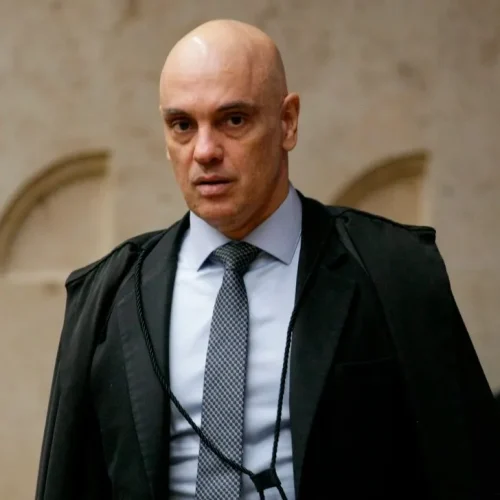 Moraes autoriza retomada de investigações contra Bolsonaro por interferência na PF