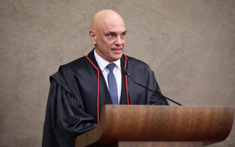 Moraes determina início do cumprimento de pena de ”Débora do Batom”.