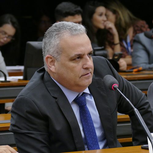 “Só falta o depoente urinar na mesa”, diz Alfredo Gaspar sobre habeas corpus