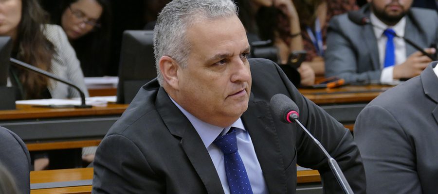 Alfredo Gaspar se revolta na CPMI: “No Brasil, o crime compensa”